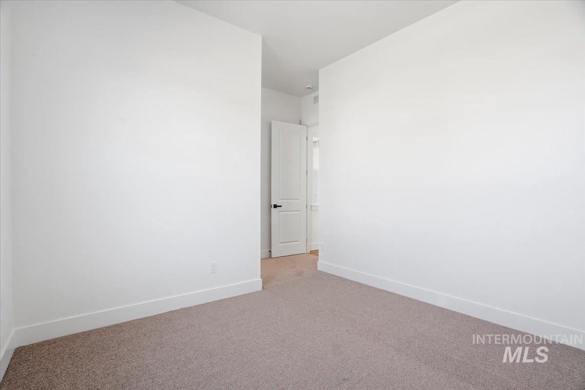 3779 S Anise Ave Property Photo 21