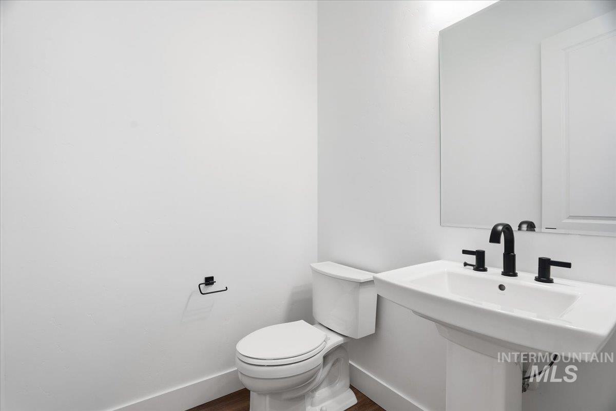3779 S Anise Ave Property Photo 24