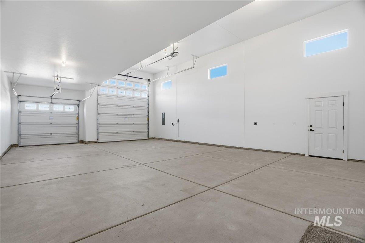 3779 S Anise Ave Property Photo 35