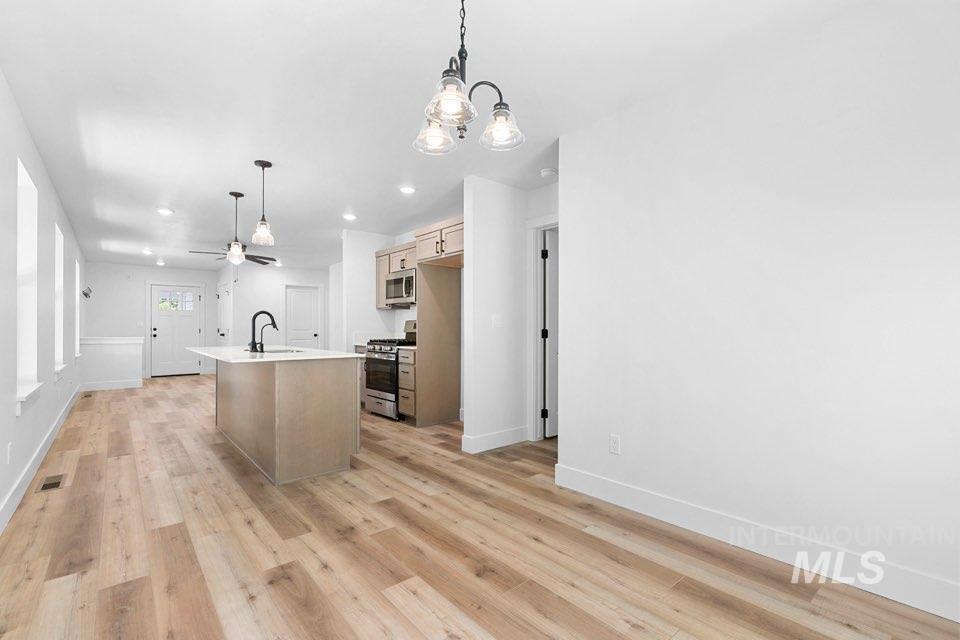 1915 Oregon Avenue Property Photo 5
