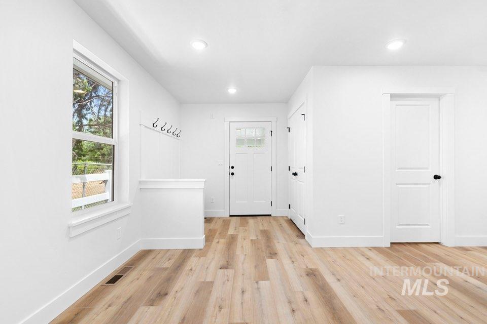 1915 Oregon Avenue Property Photo 6