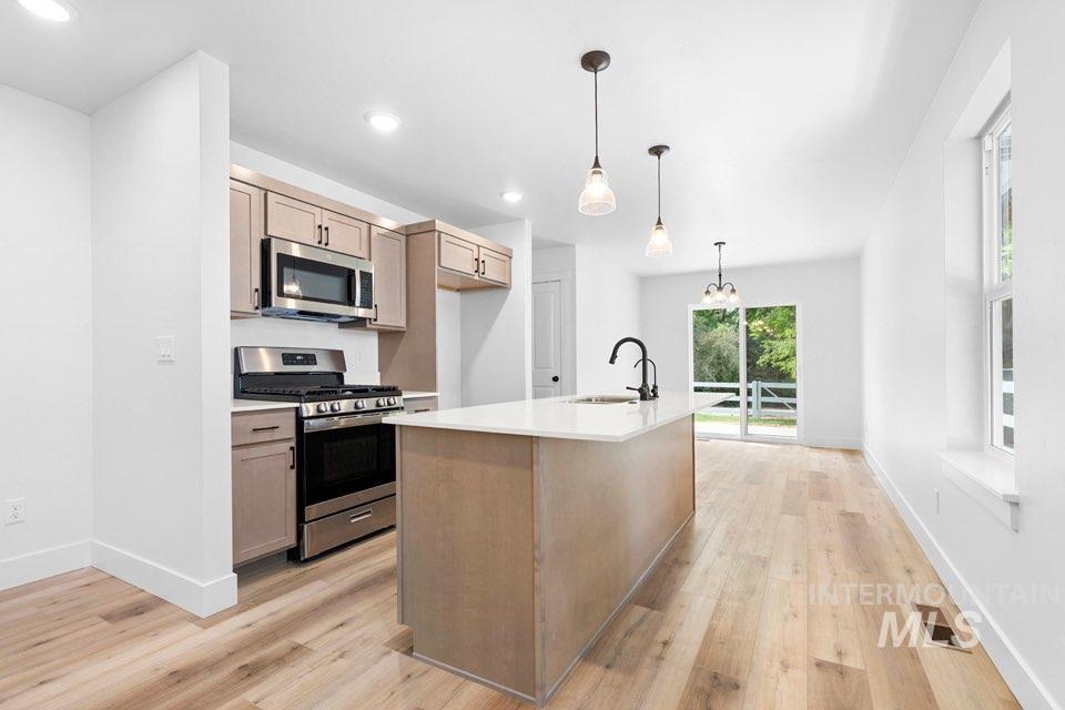 1915 Oregon Avenue Property Photo 11
