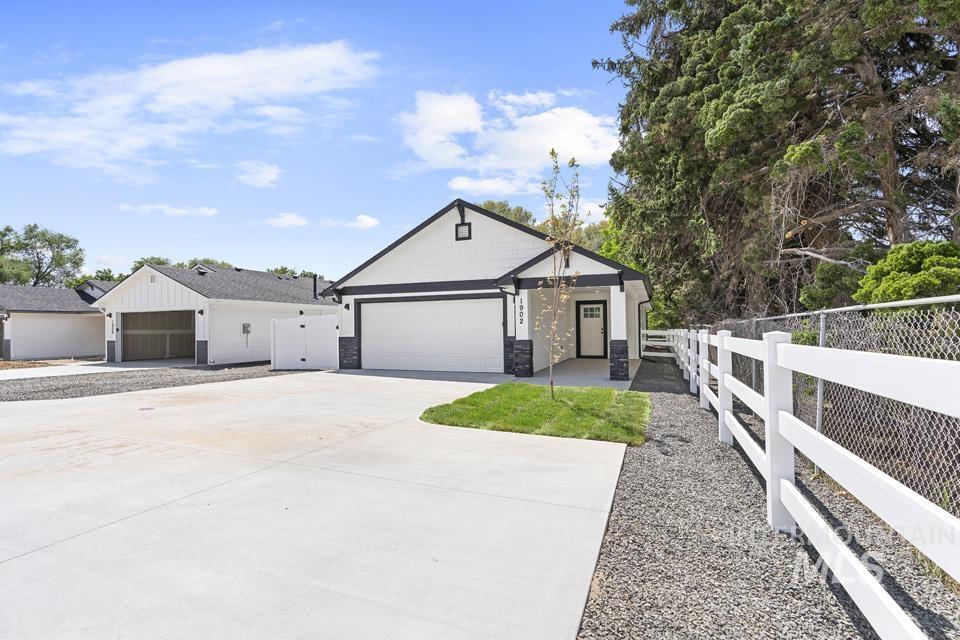 1915 Oregon Avenue Property Photo 12
