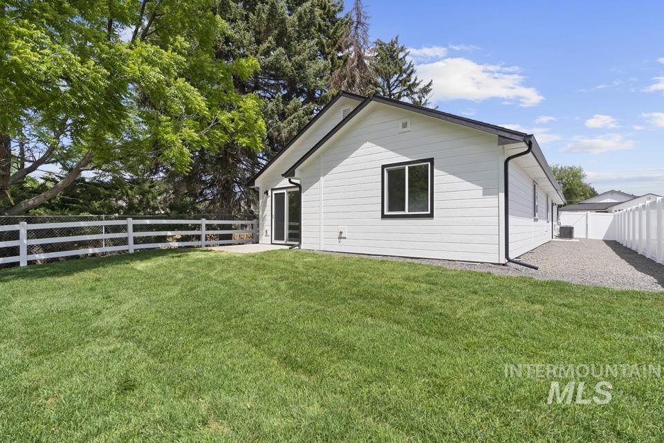 1915 Oregon Avenue Property Photo 17