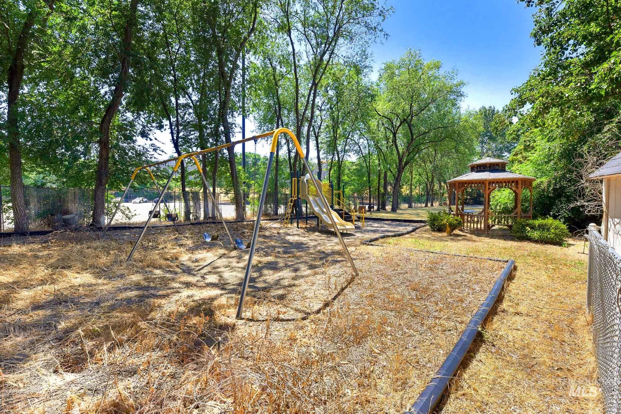 1237 W Fleetwood Ln Property Photo 26