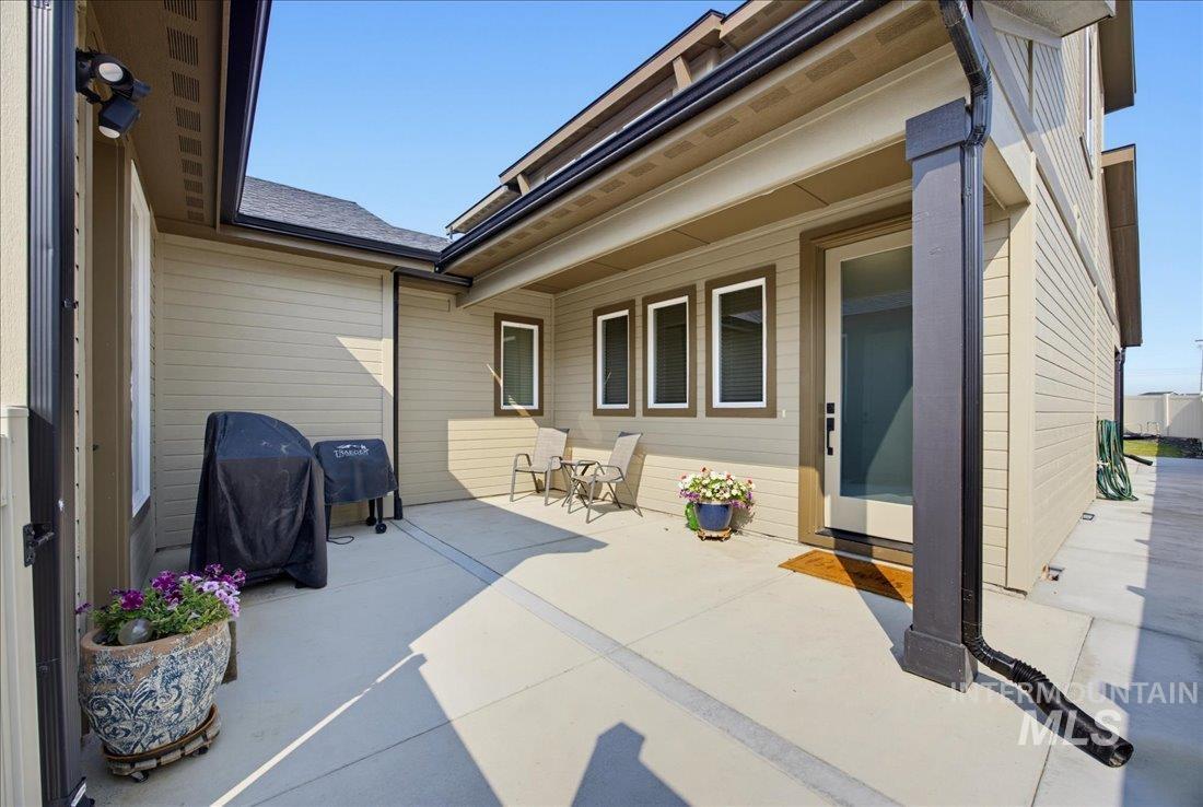 6049 S Catria Pl Property Photo 5