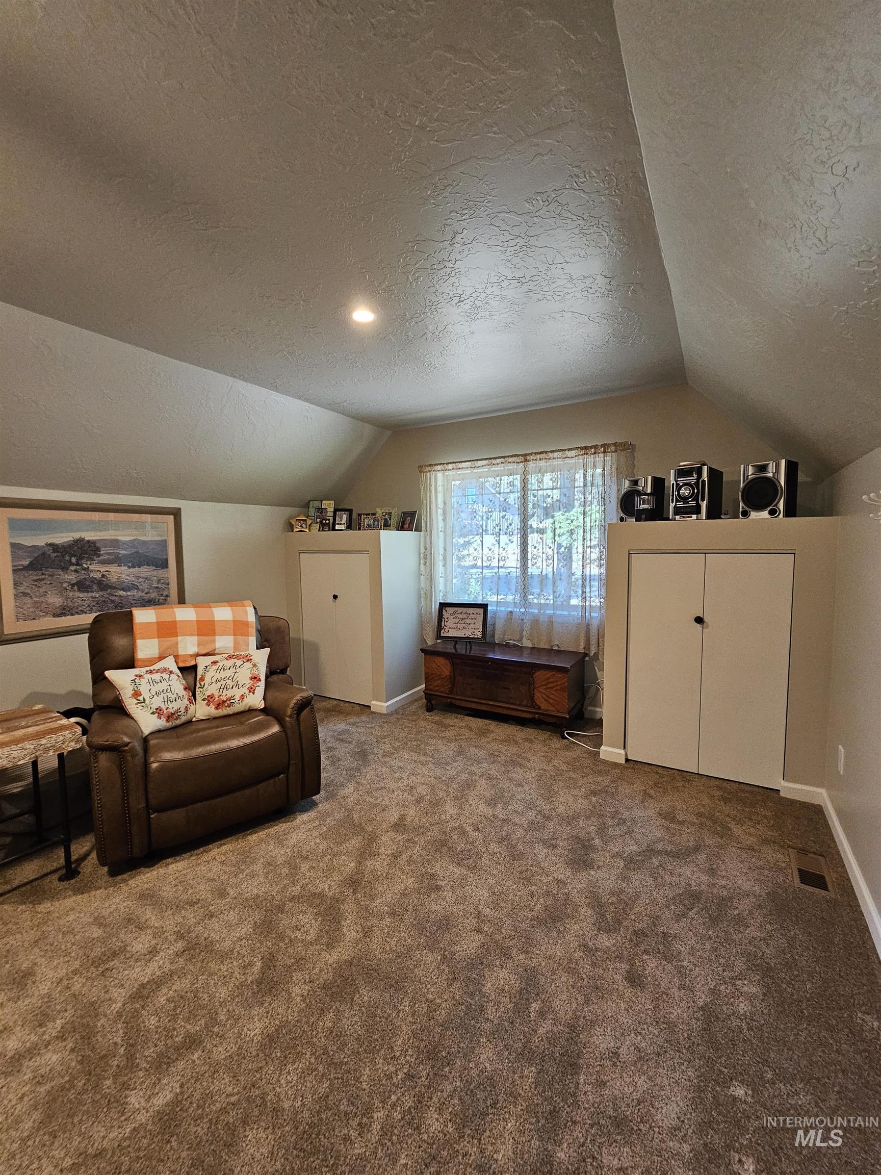 4490 Vardon Rd Property Photo 4