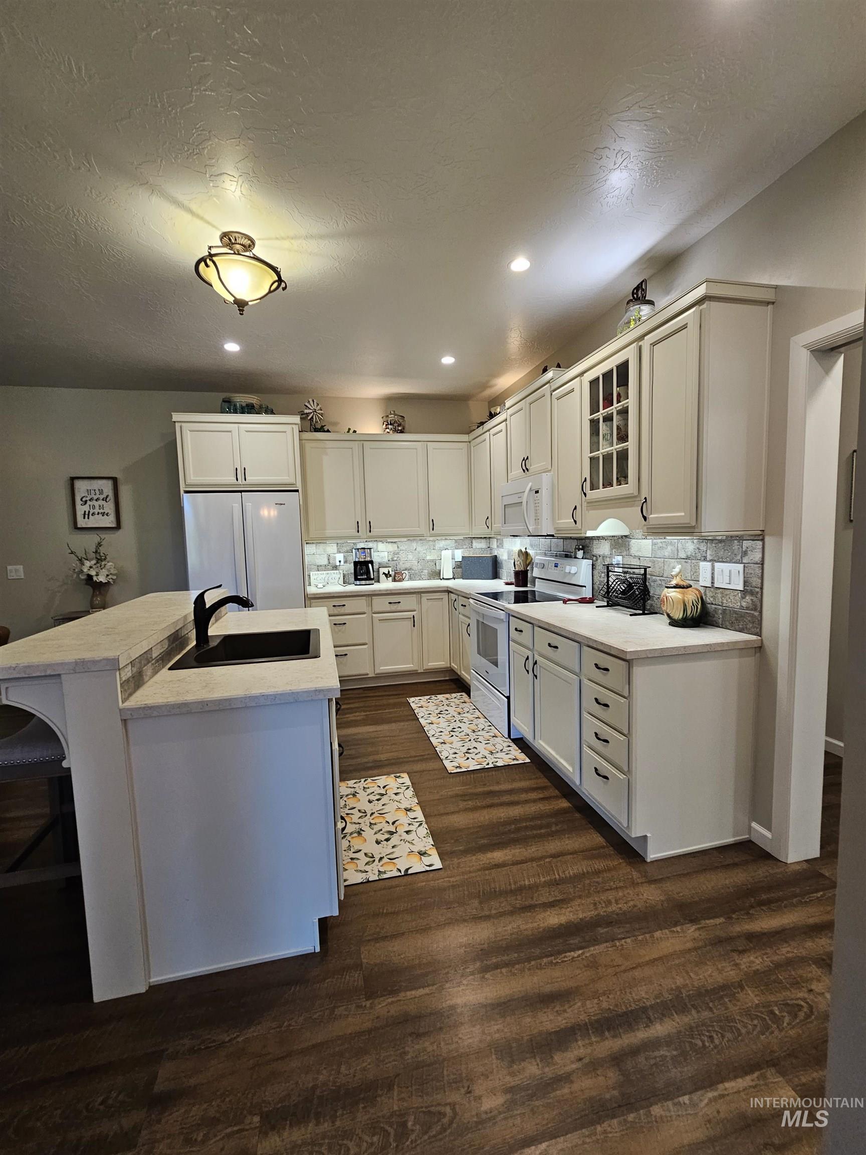 4490 Vardon Rd Property Photo 13