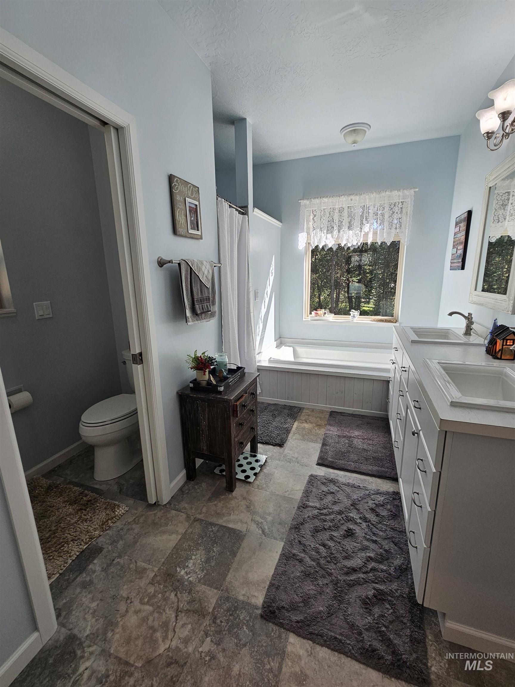 4490 Vardon Rd Property Photo 32