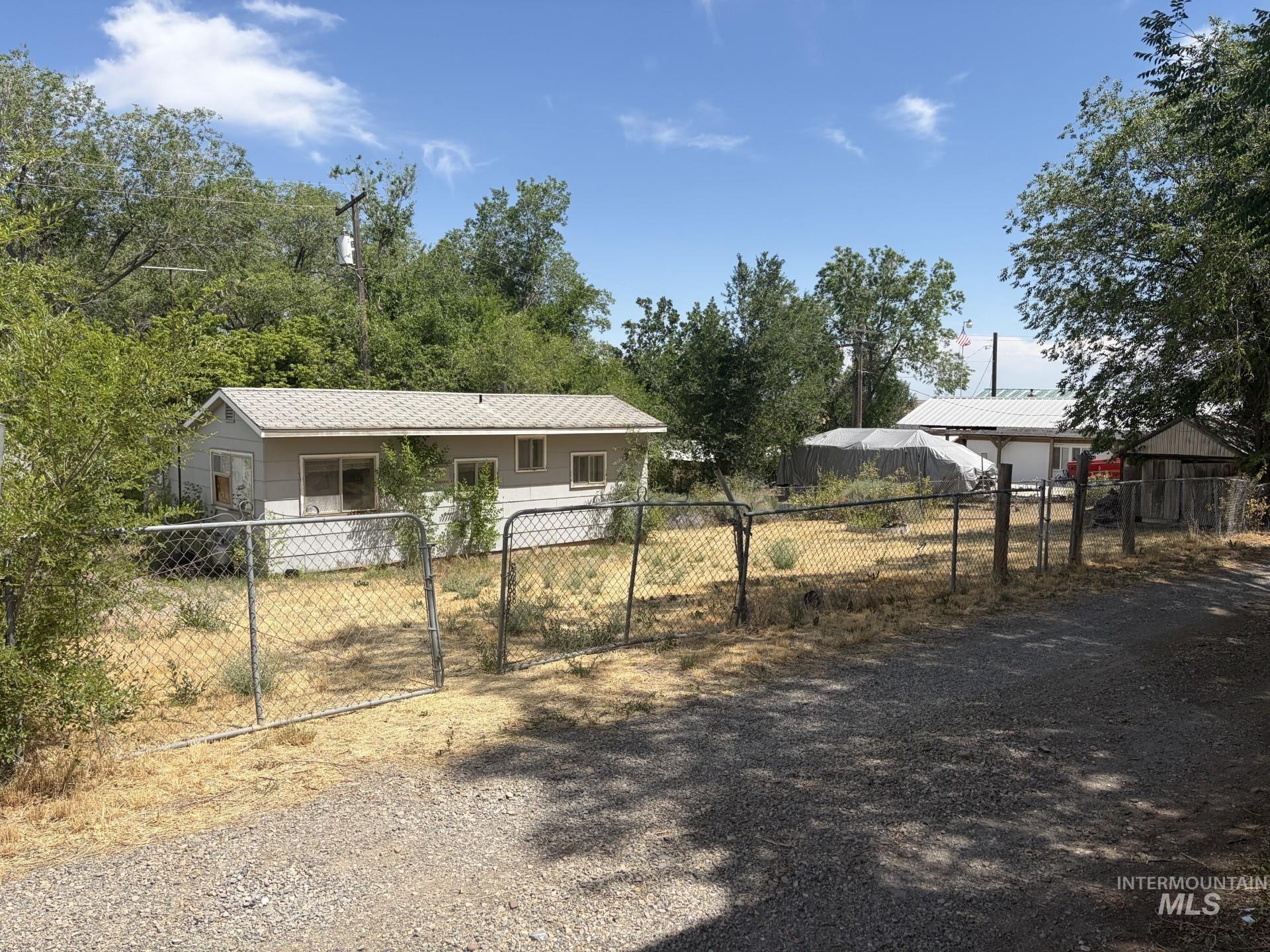 117 Mcculloch Dr. Property Photo 2