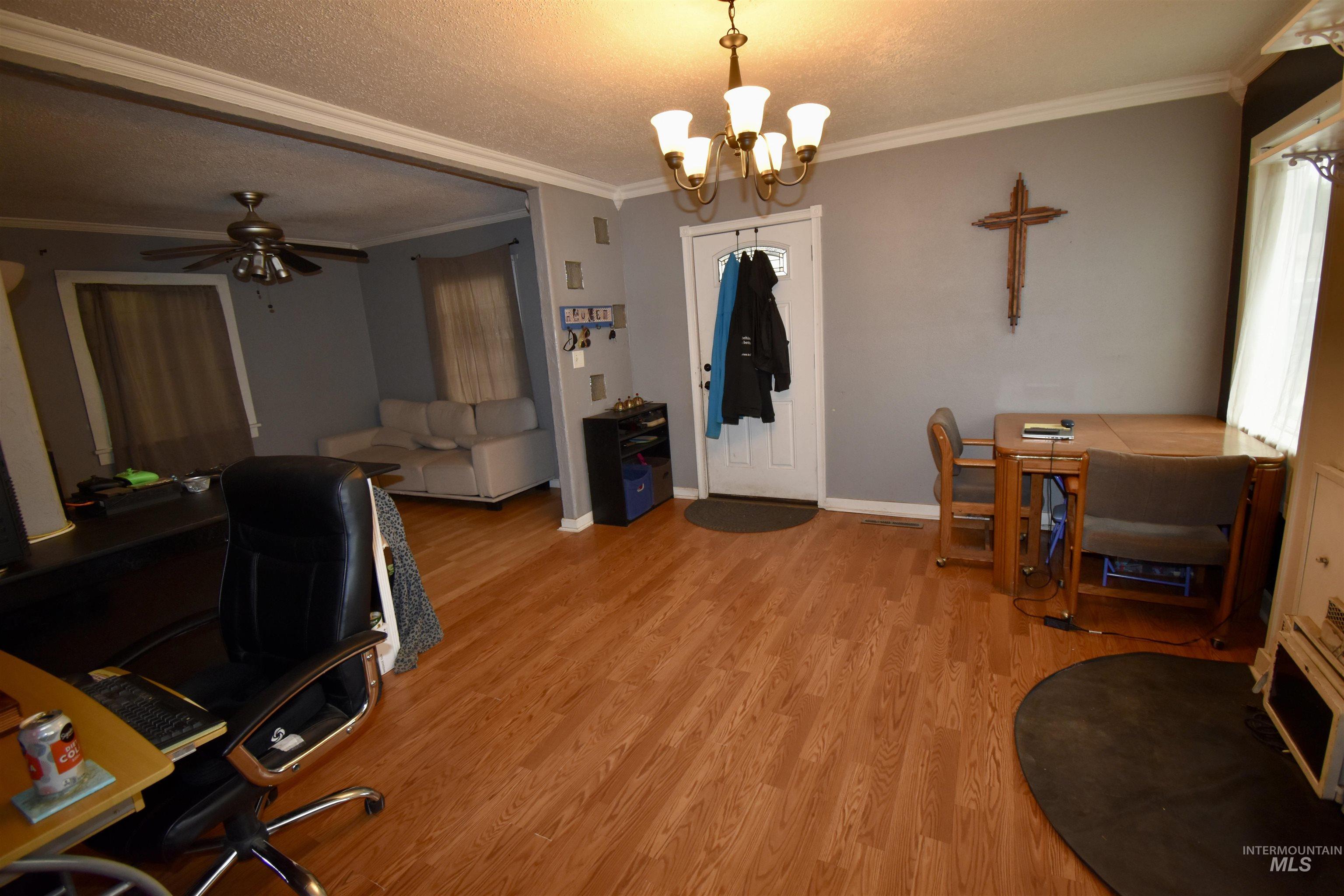 1227 14th Ave Property Photo 3