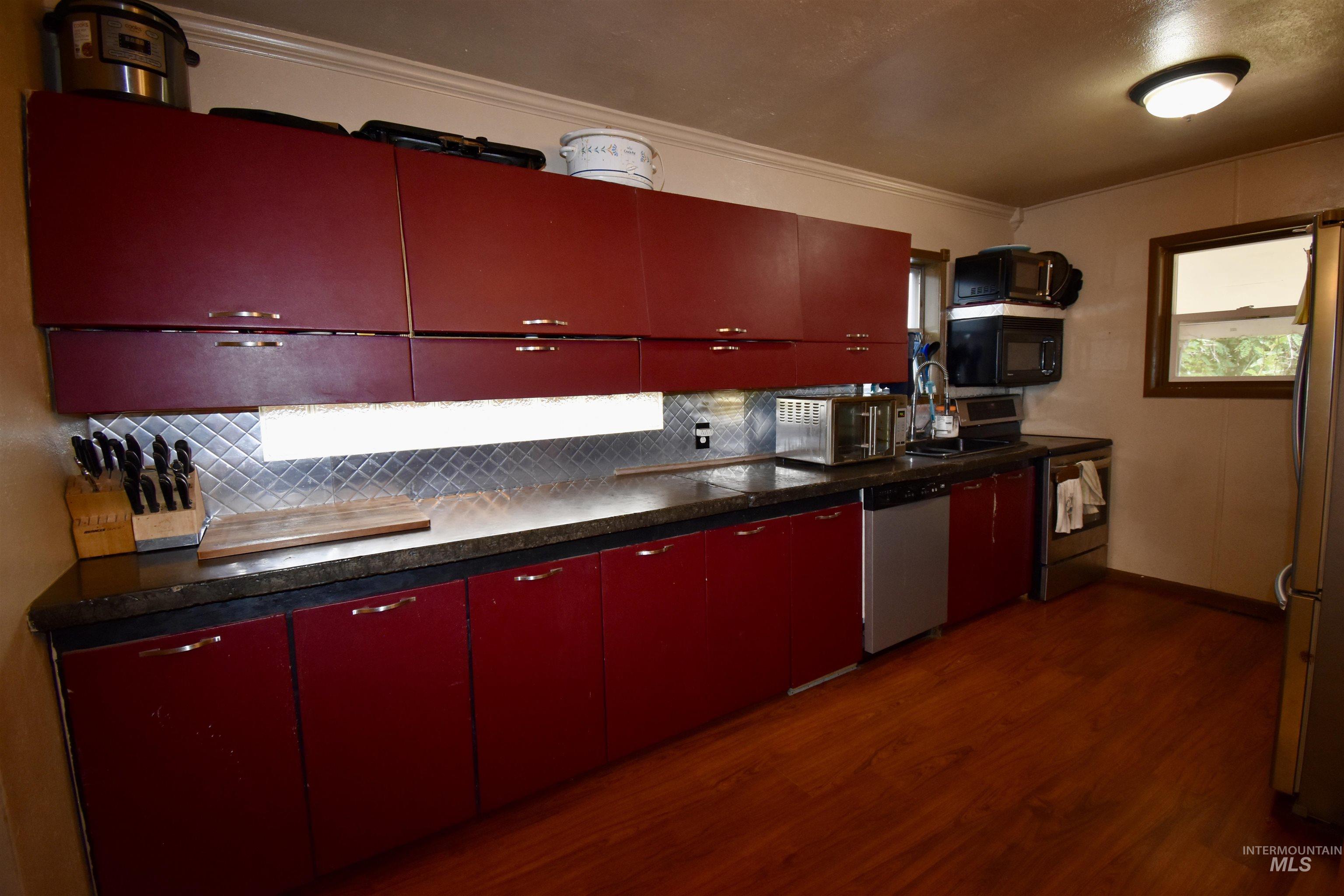 1227 14th Ave Property Photo 5