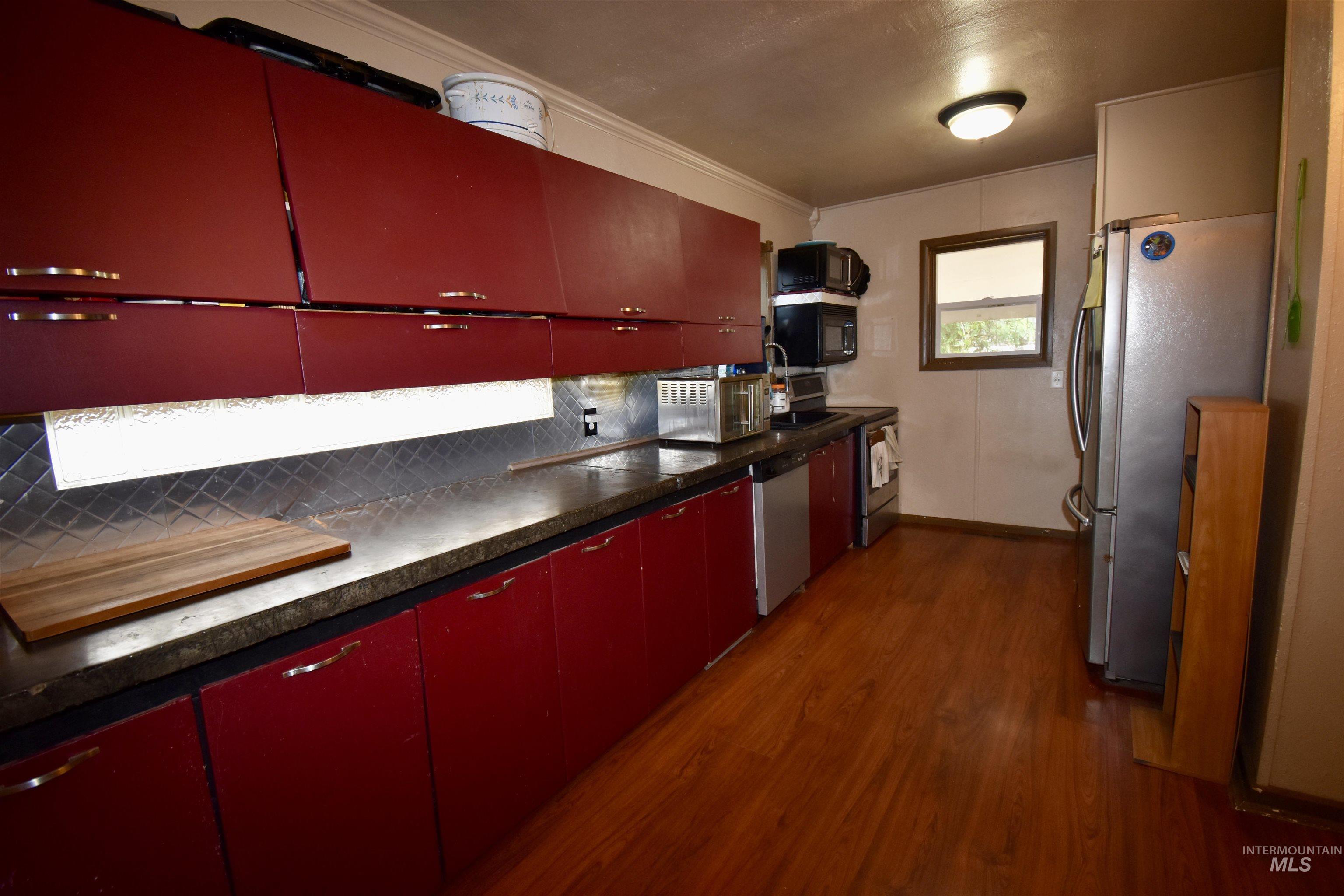 1227 14th Ave Property Photo 6