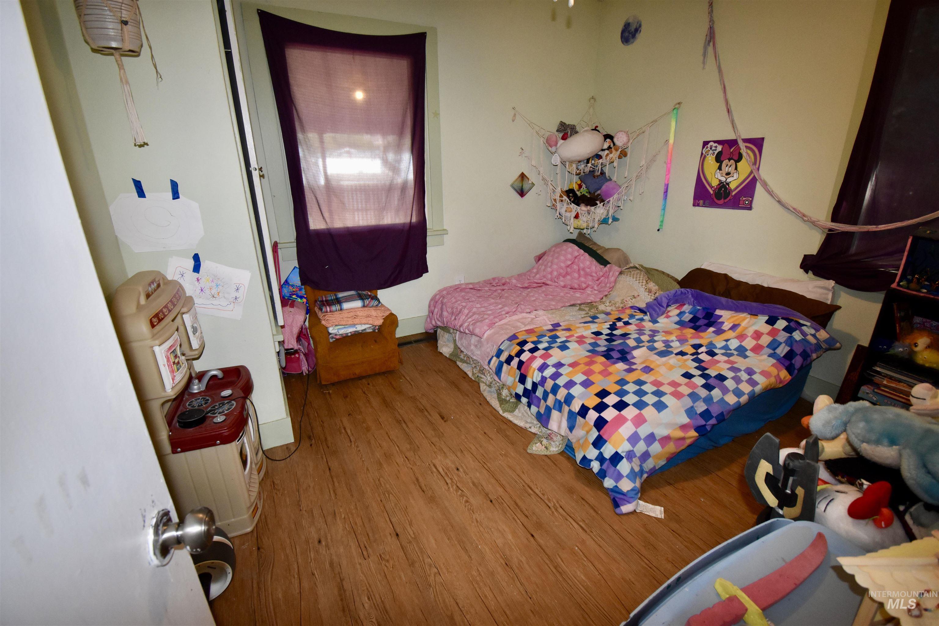 1227 14th Ave Property Photo 7
