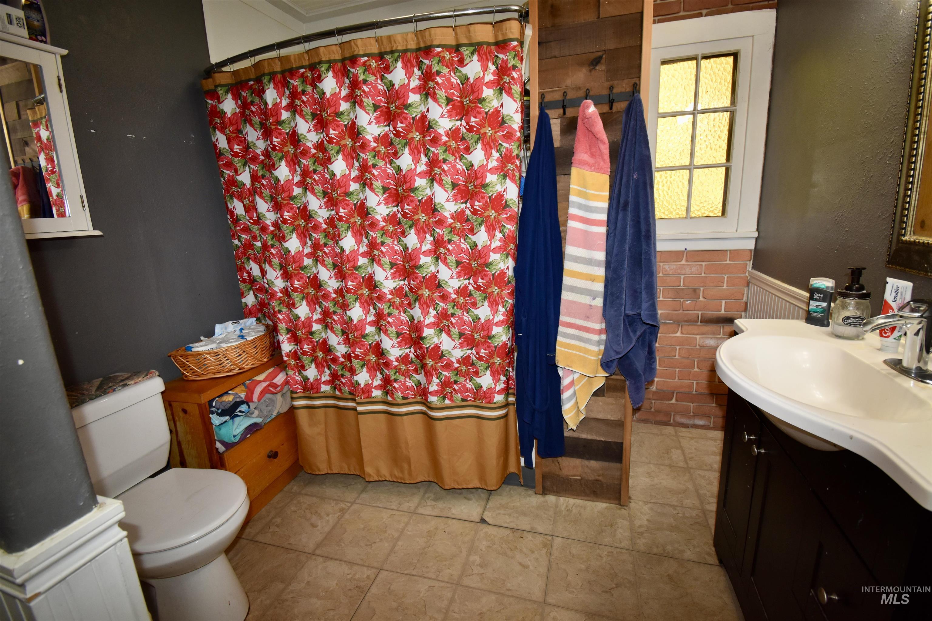 1227 14th Ave Property Photo 9
