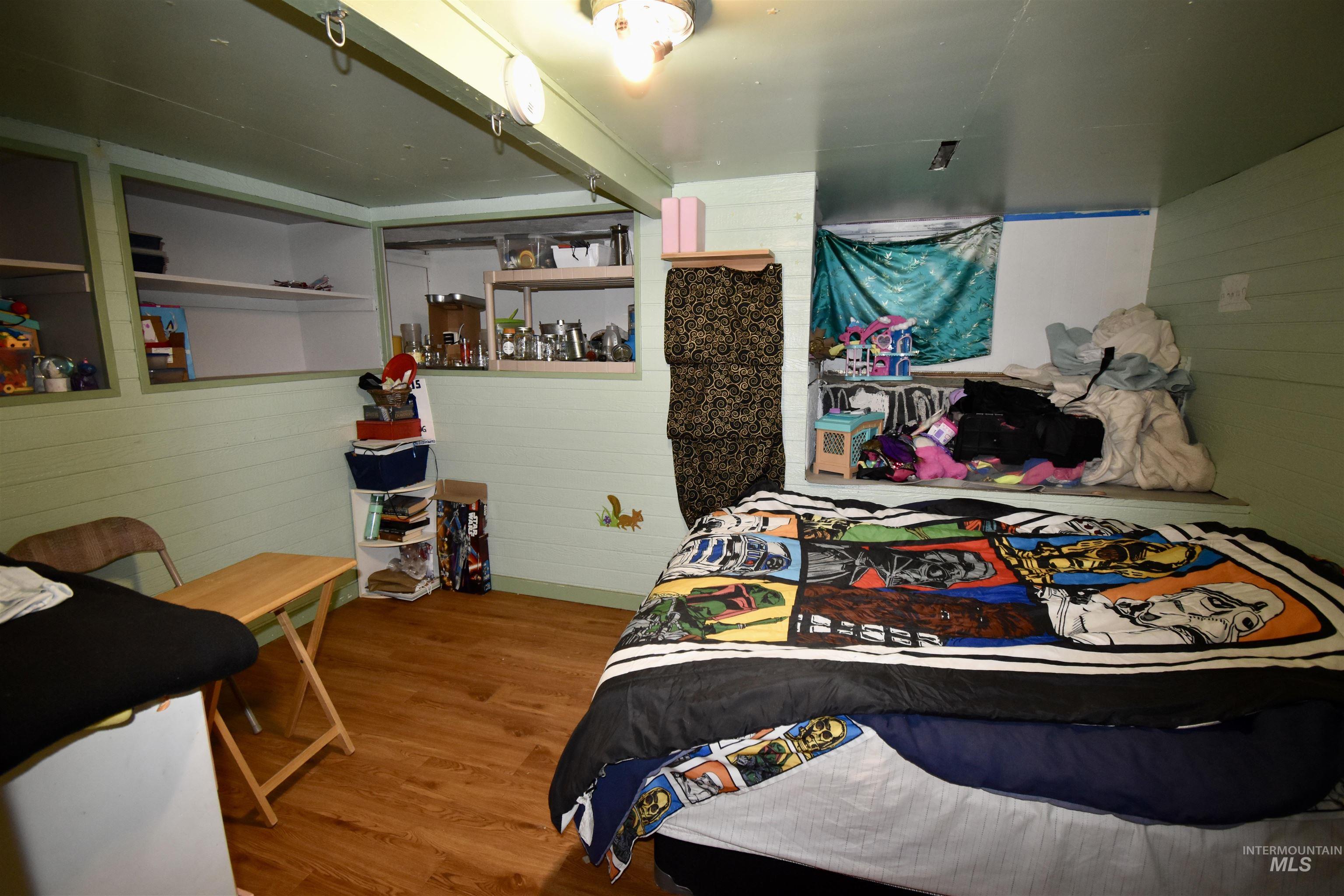 1227 14th Ave Property Photo 9