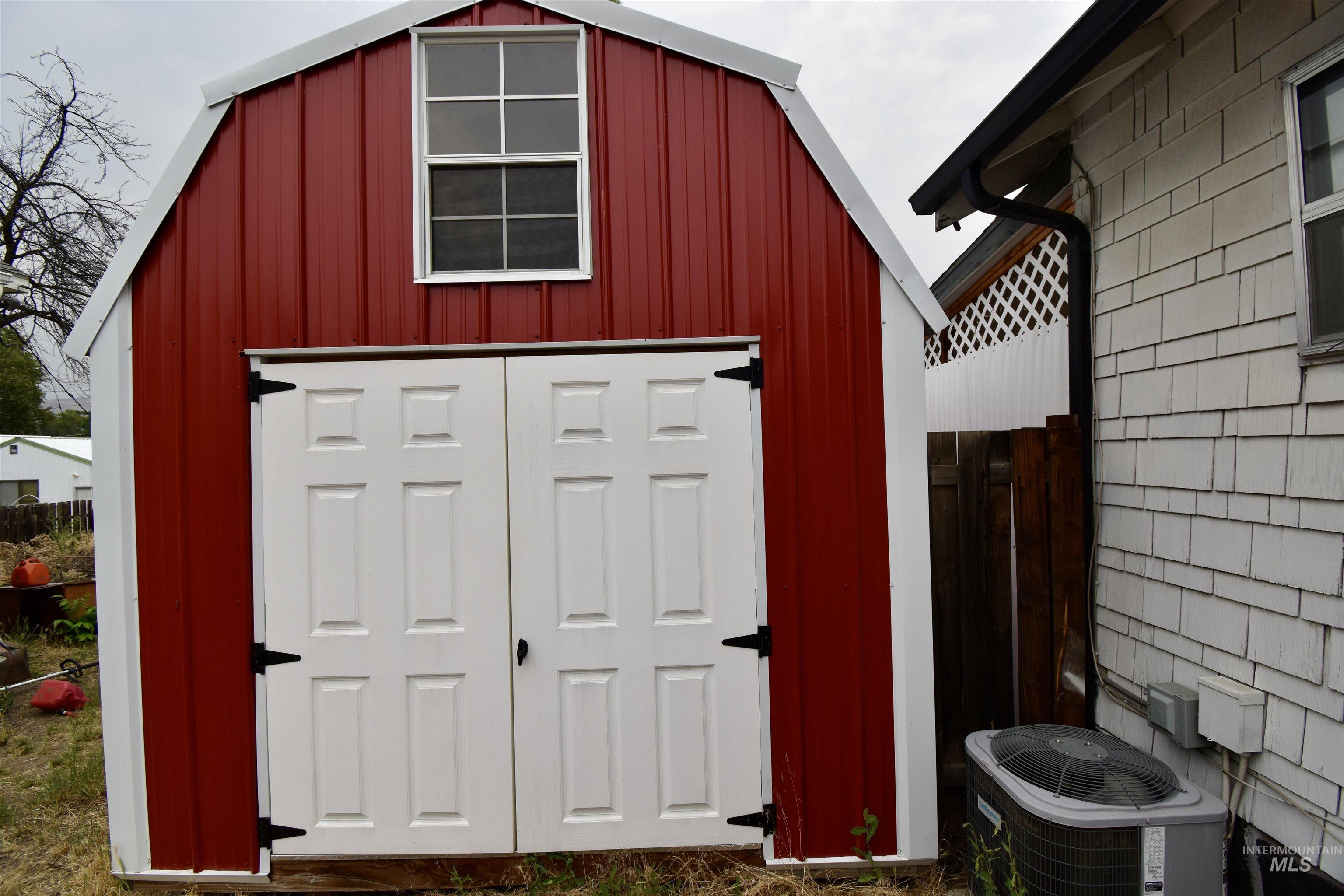 1227 14th Ave Property Photo 10
