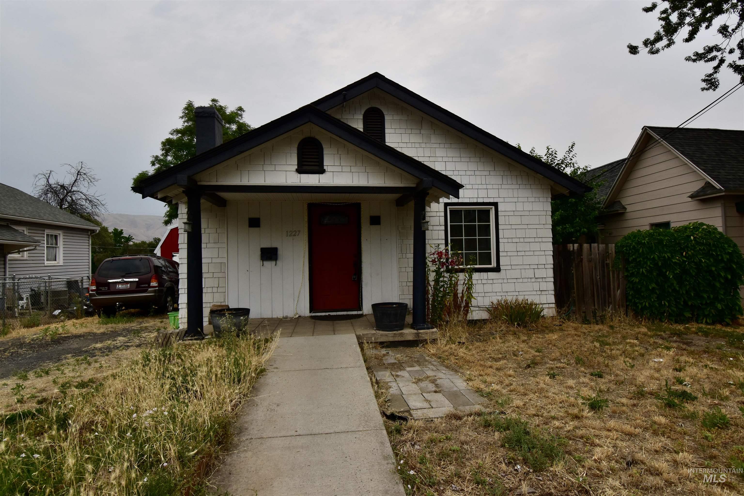 1227 14th Ave Property Photo 11