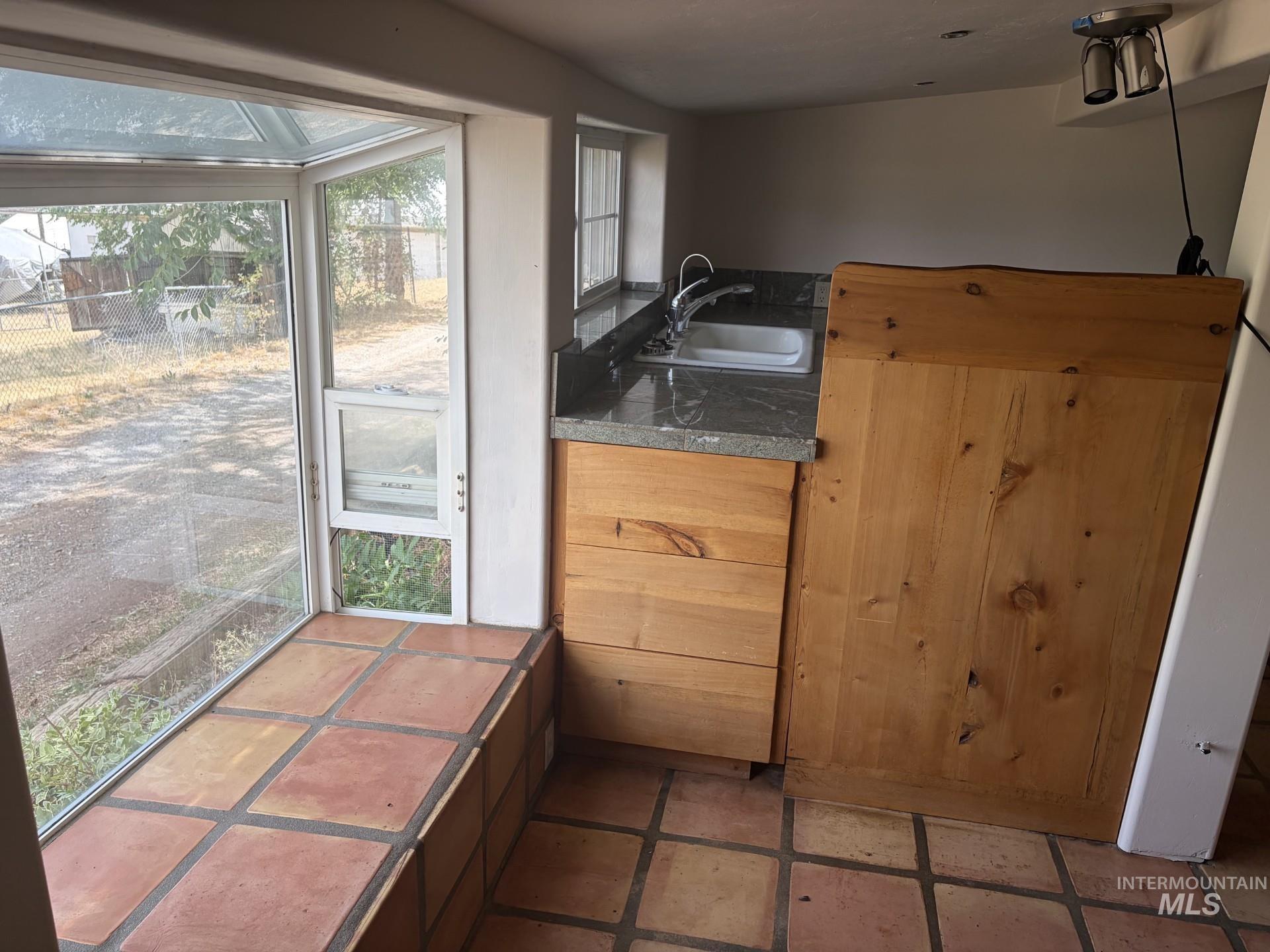 116 + 118 Mcculloch Dr. Property Photo 21