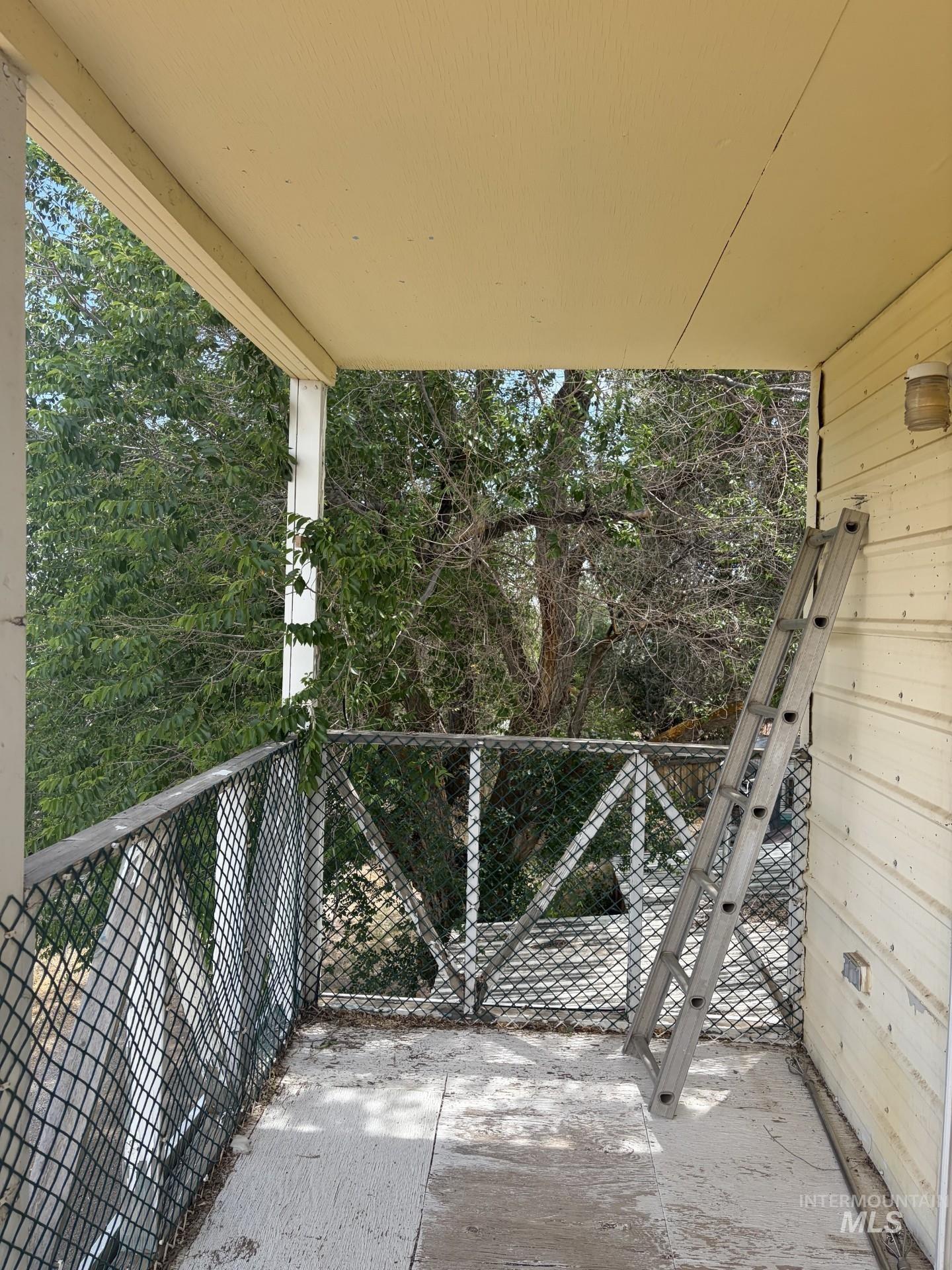 116 + 118 Mcculloch Dr. Property Photo 39