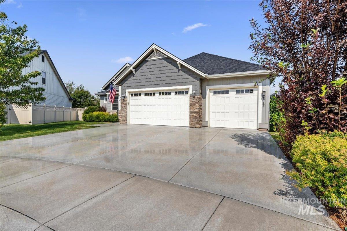 4577 N Comiso Place Property Photo 2