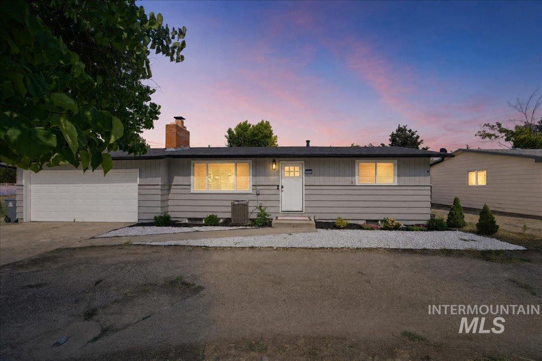 2812 N Cole Rd Property Photo 1