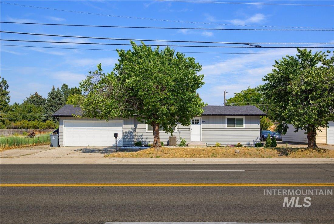 2812 N Cole Rd Property Photo 5