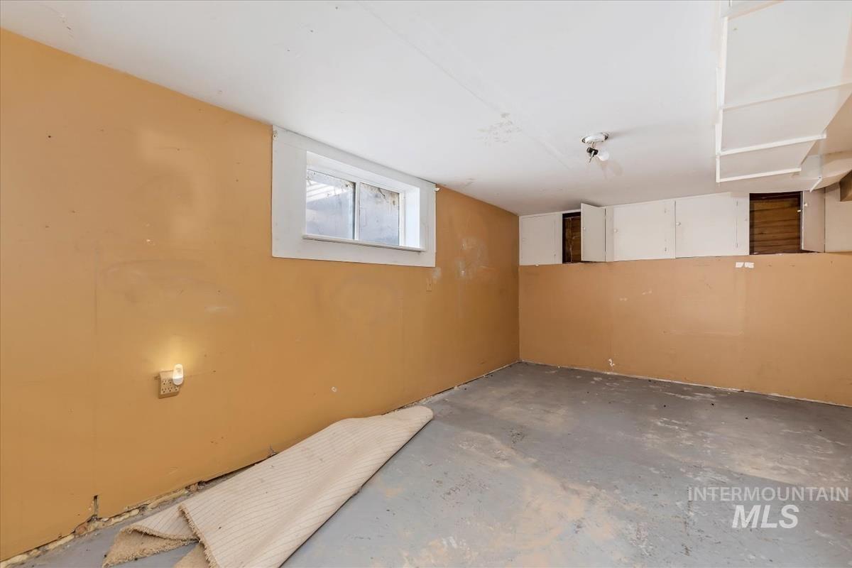 18256 Homedale Rd Property Photo 19