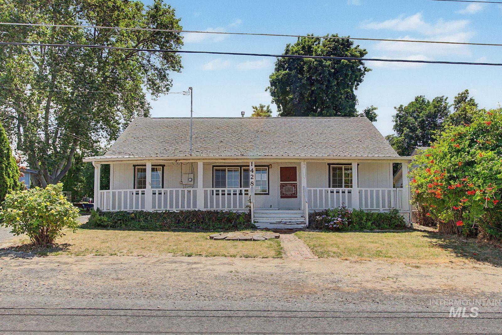 1428 Alder Ave Property Photo 1