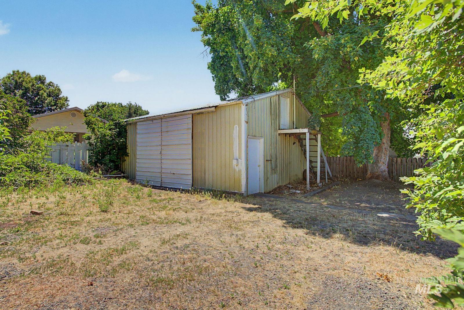 1428 Alder Ave Property Photo 3