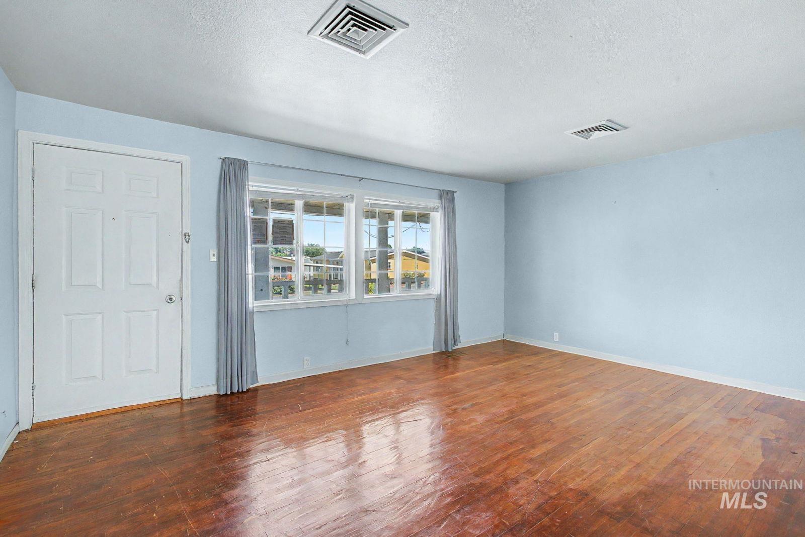 1428 Alder Ave Property Photo 6