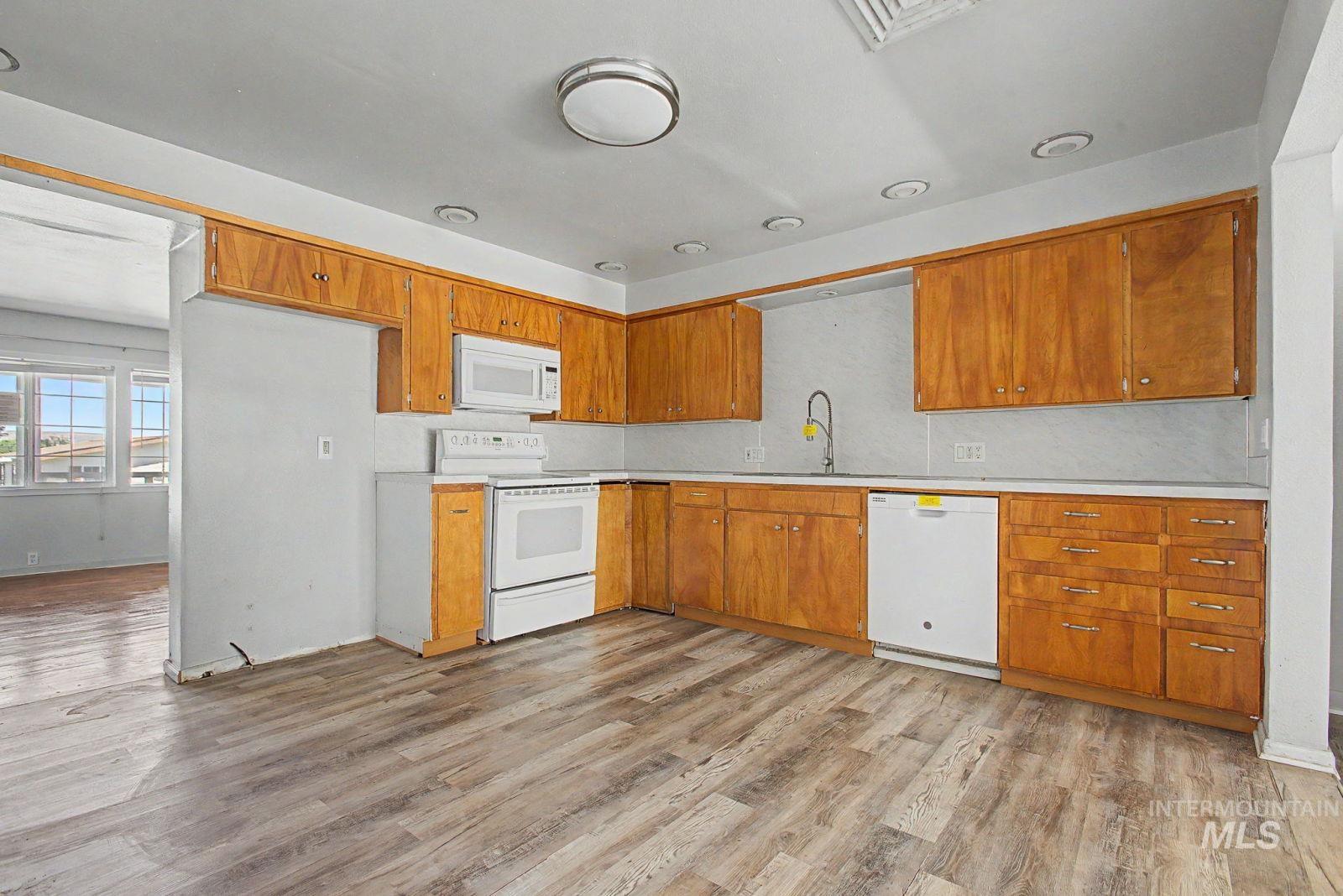 1428 Alder Ave Property Photo 8