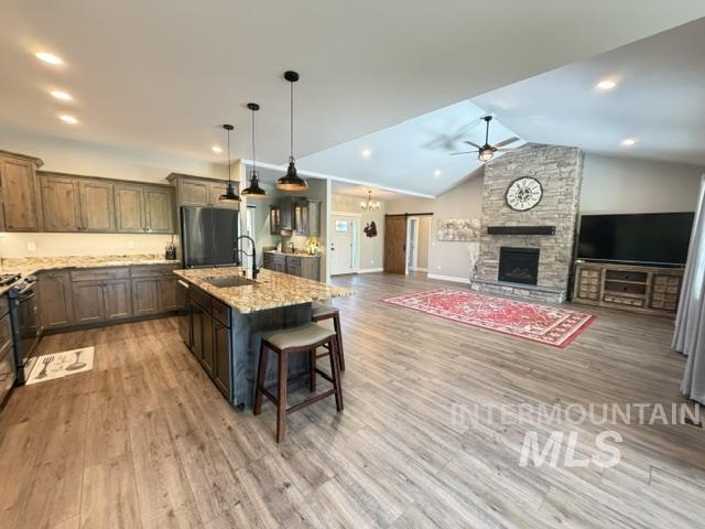 3983 Foothill Dr Property Photo 4