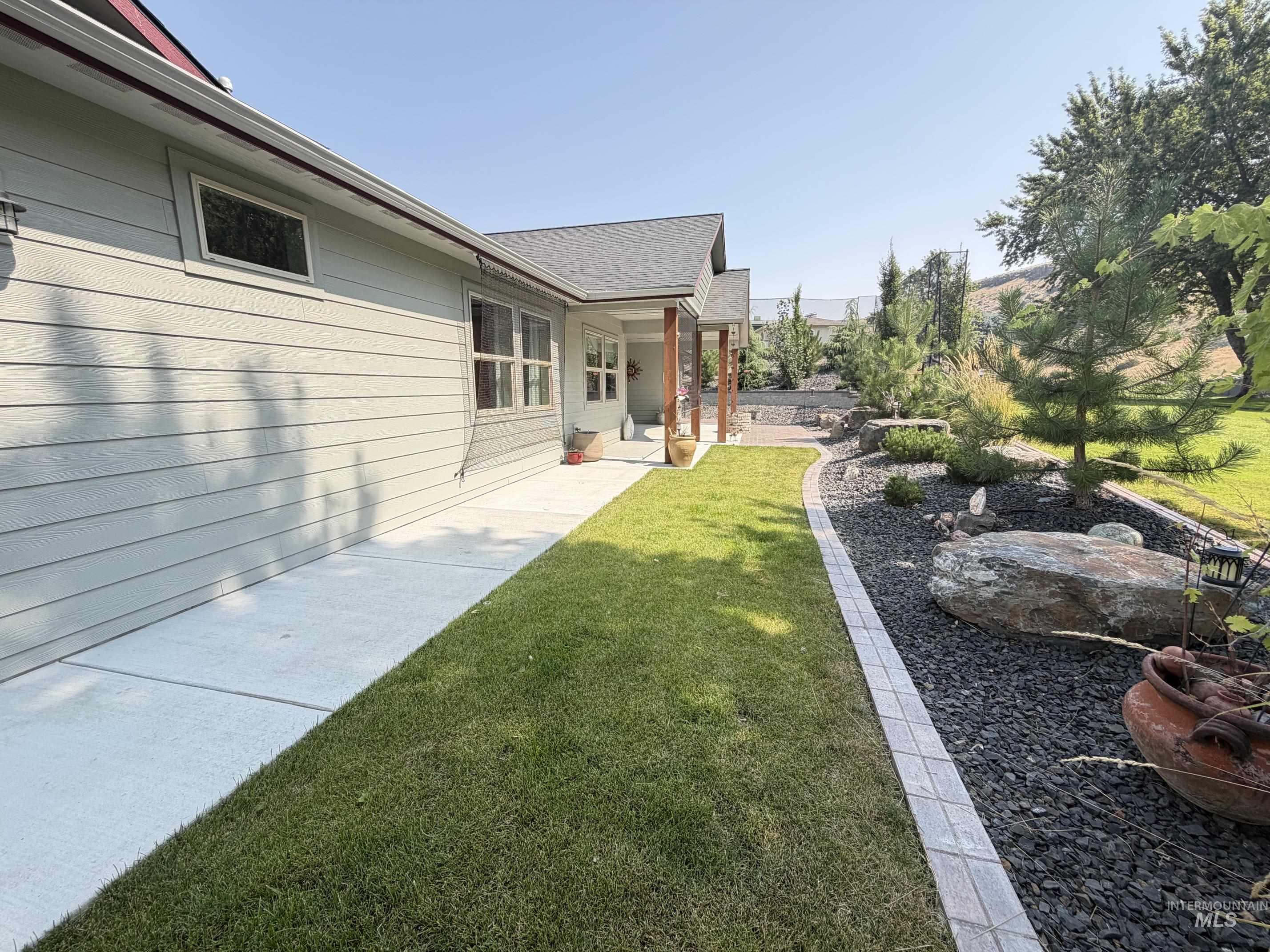 3983 Foothill Dr Property Photo 13