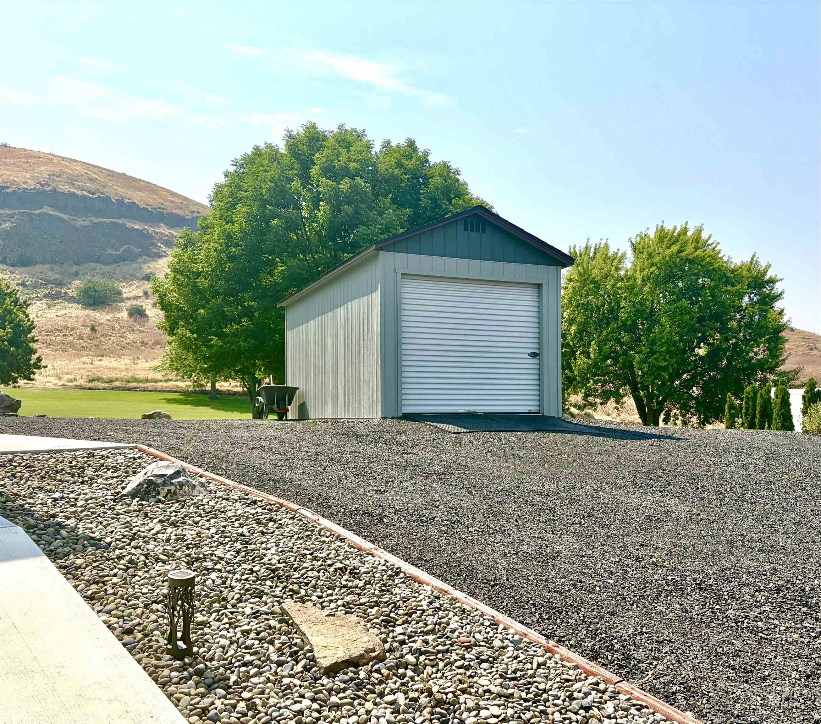 3983 Foothill Dr Property Photo 27