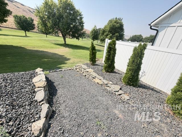 3983 Foothill Dr Property Photo 28