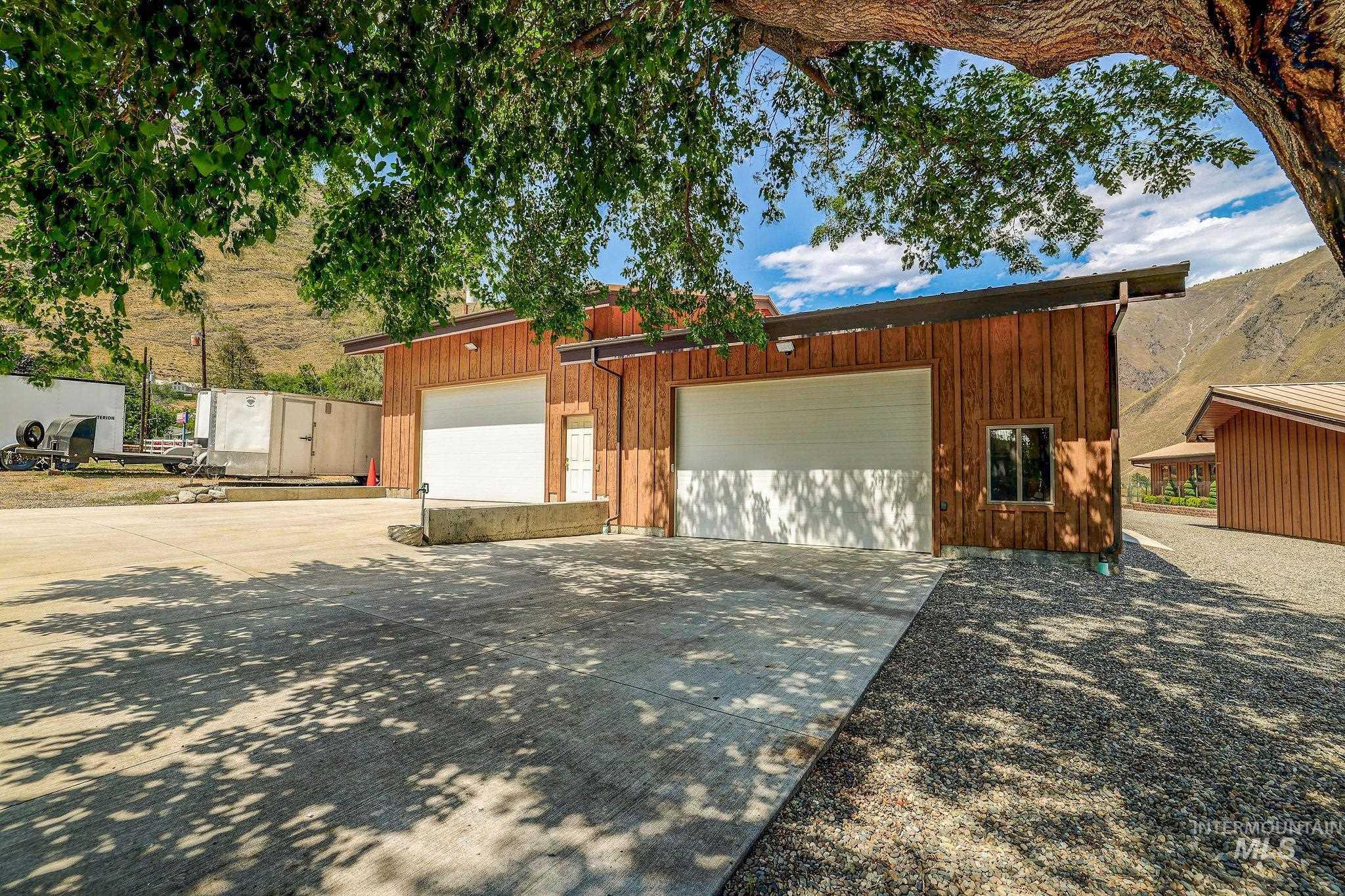 420 S Main Street Property Photo 8