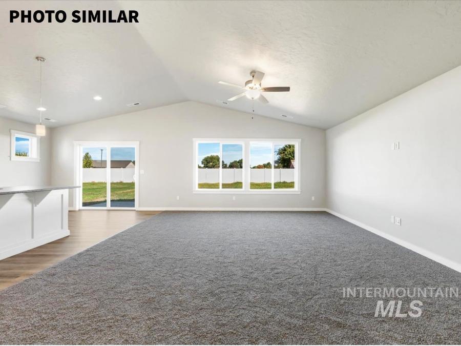 1360 Dawn St. Property Photo 2