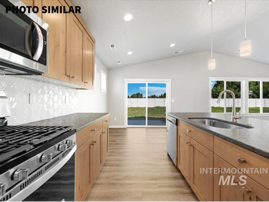 1360 Dawn St. Property Photo 12