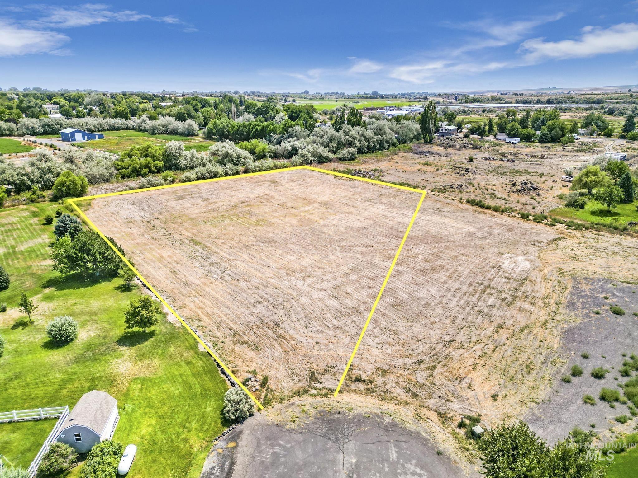 002 Fernandes Acres
