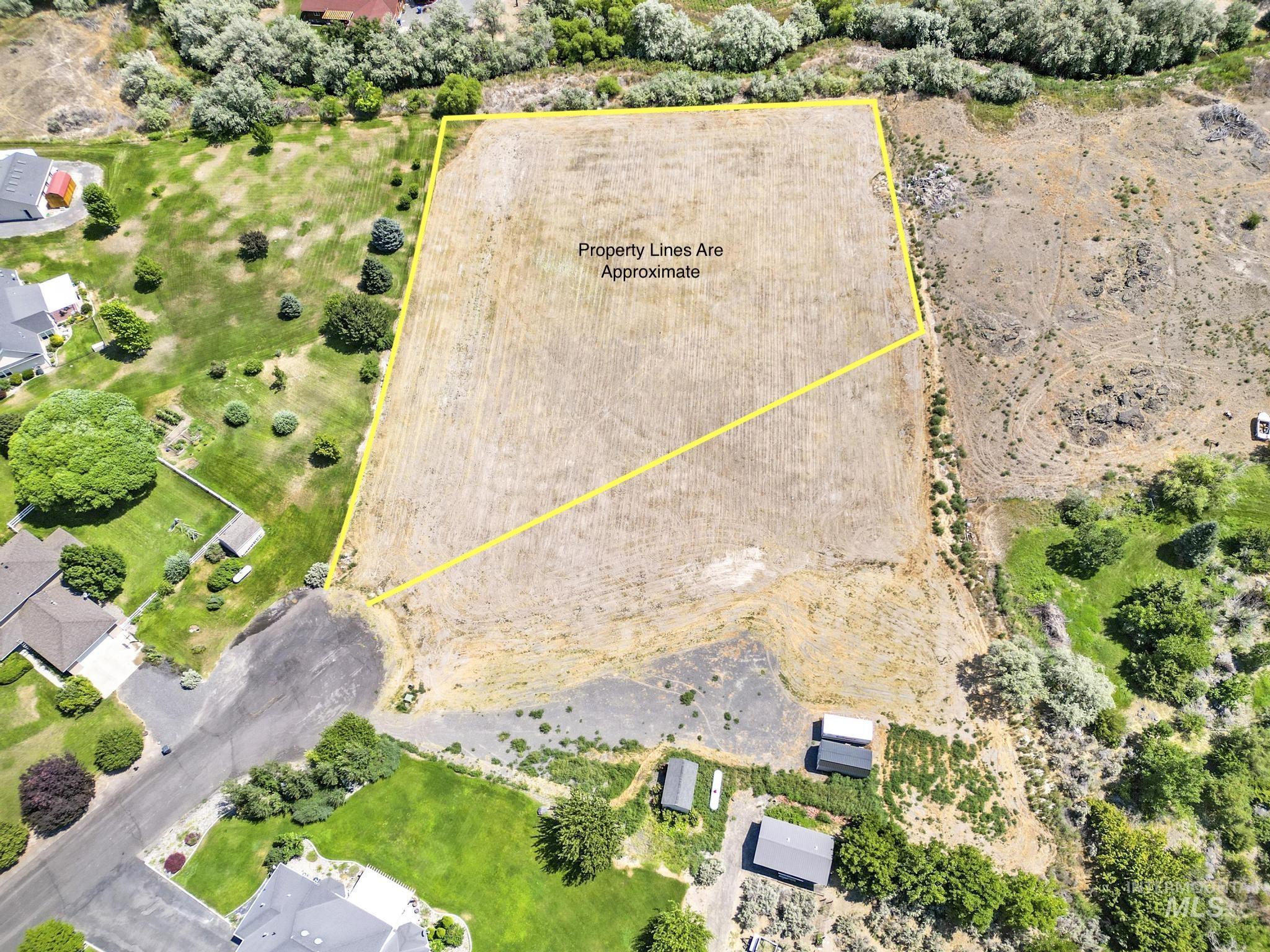 002 Fernandes Acres Property Photo 2