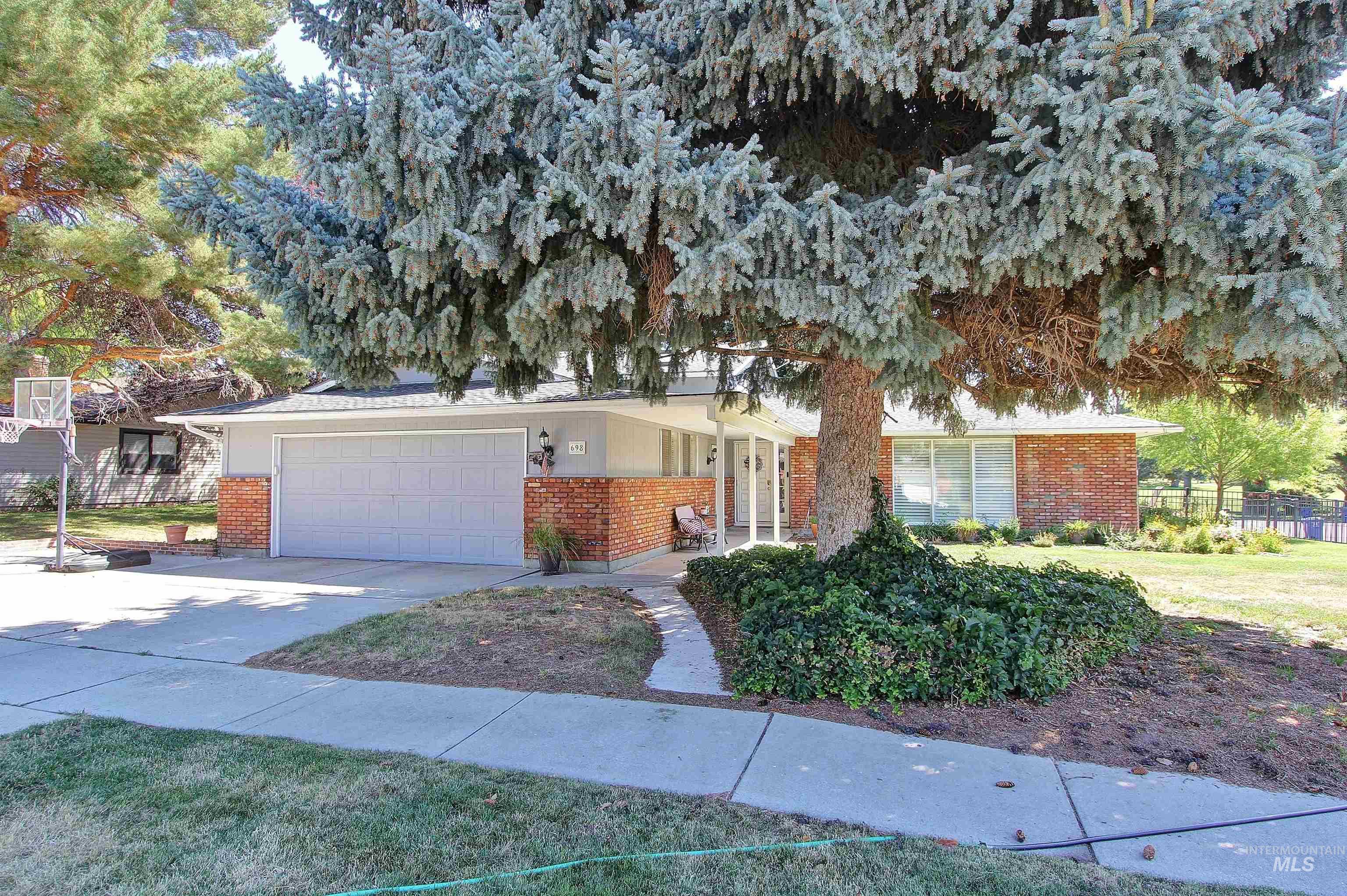 698 N Eagle Hills Way Property Photo 1