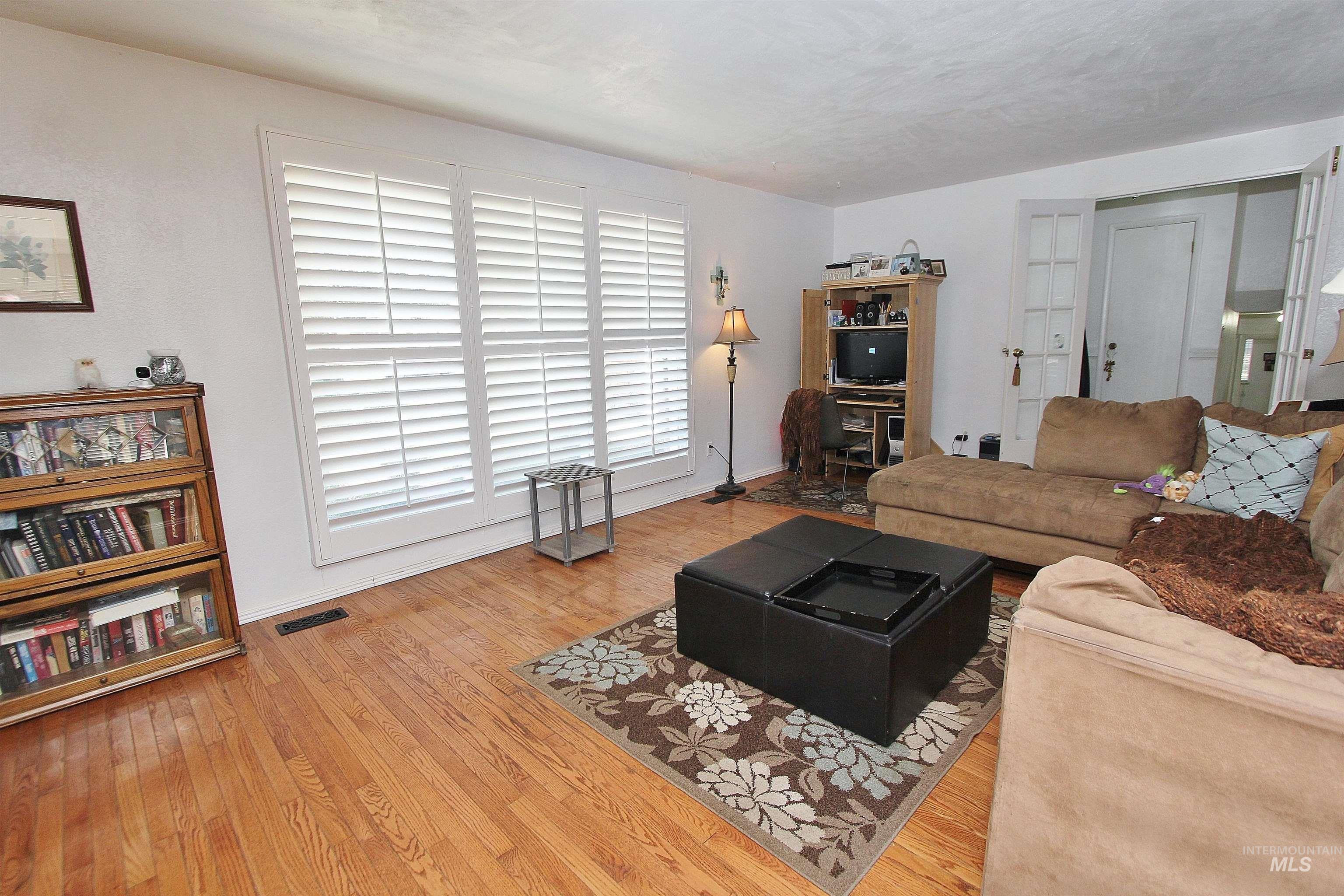 698 N Eagle Hills Way Property Photo 5