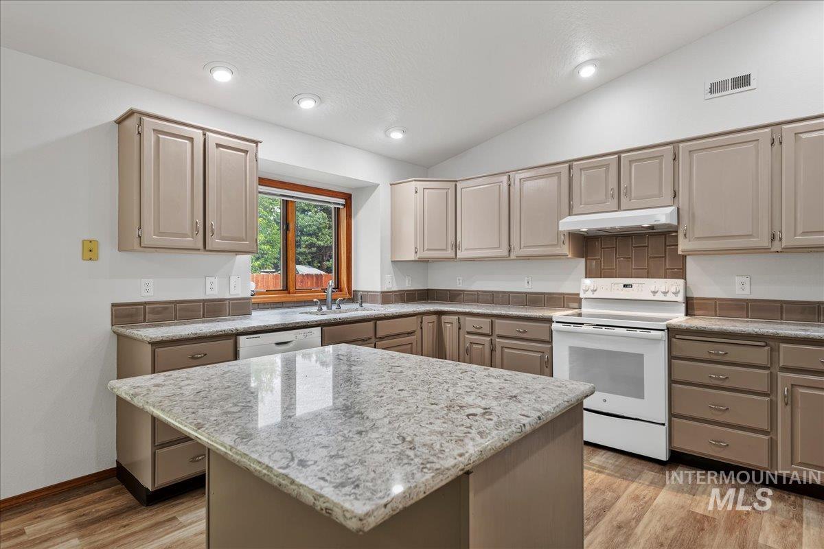 1807 Scorpio Dr. Property Photo 8