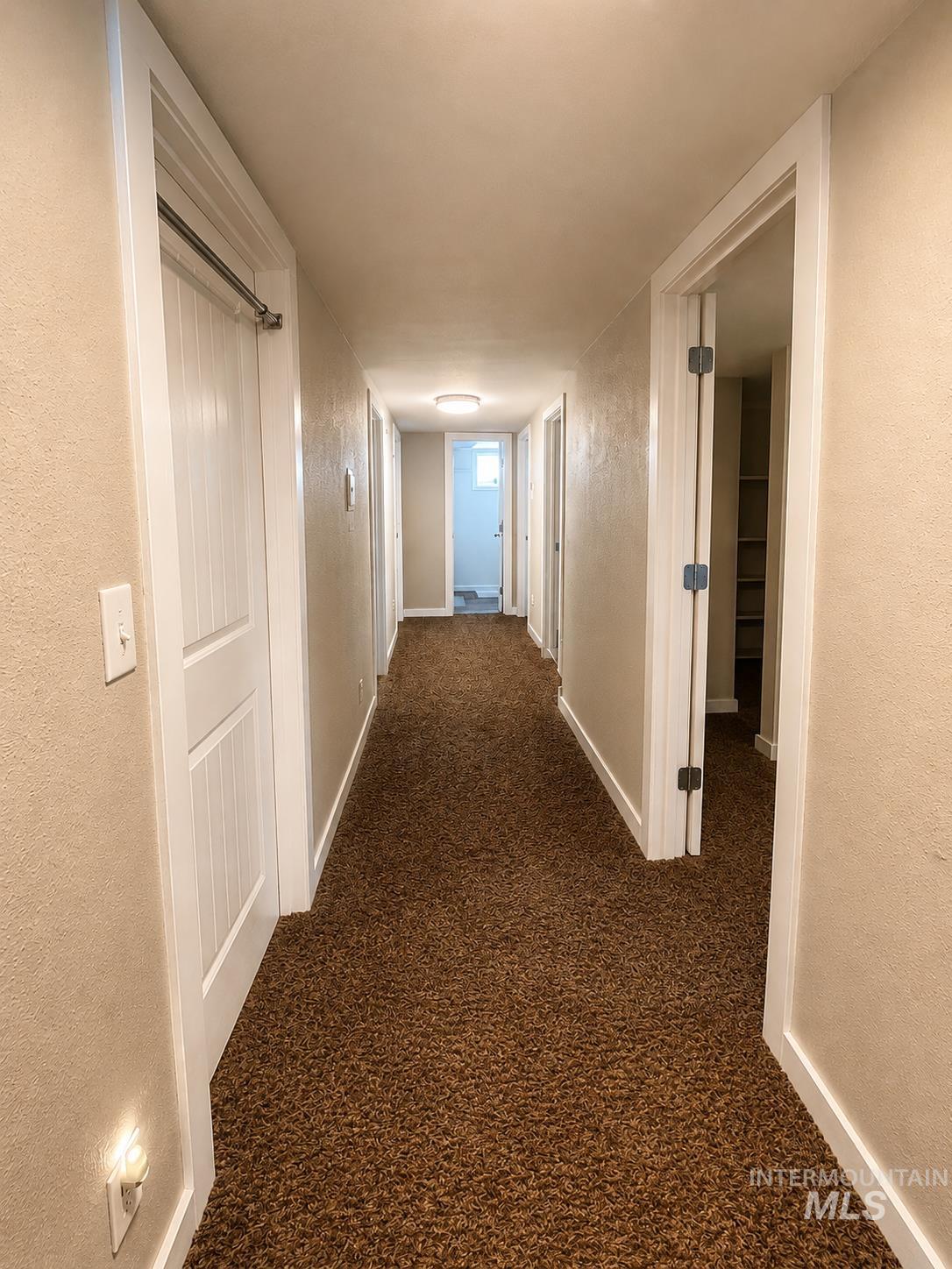 513 W 2100 S Property Photo 27