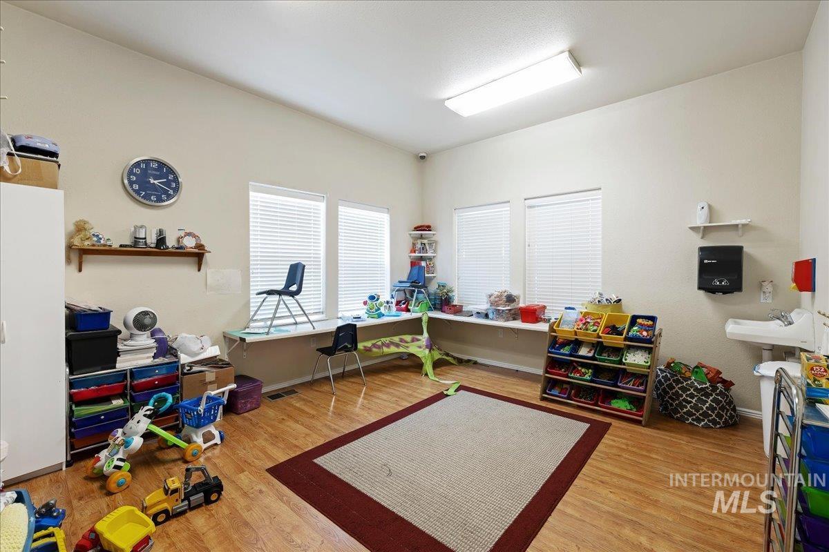 3250 Shamrock Road Property Photo 14