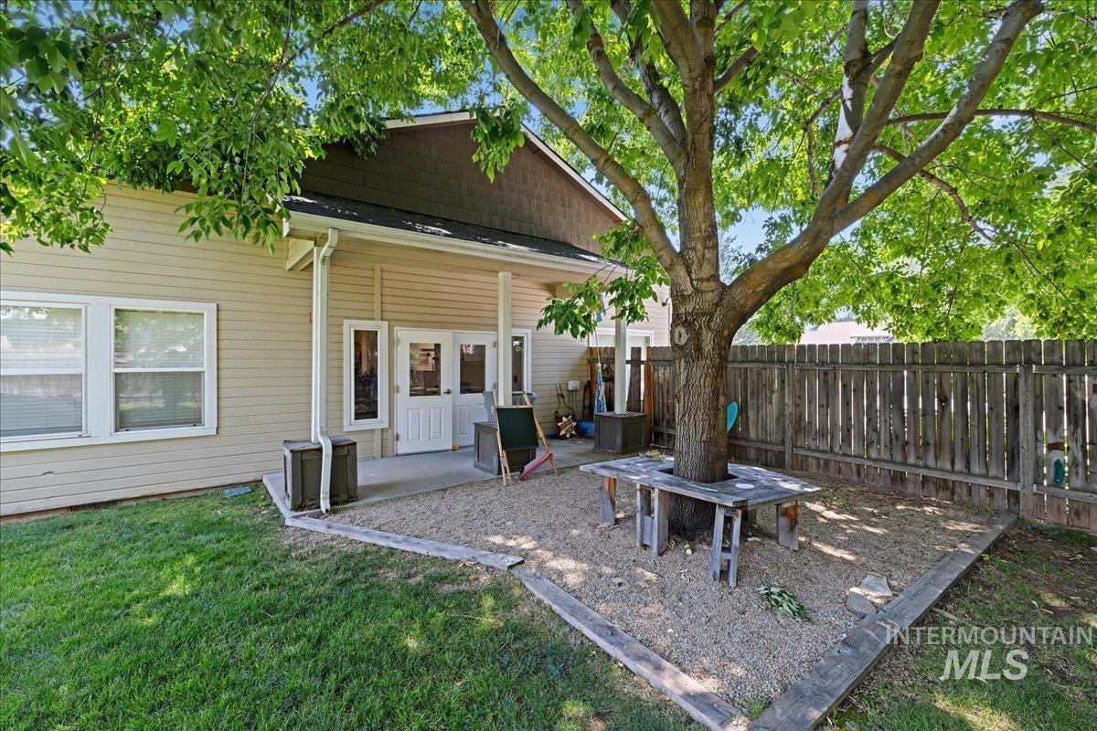 3250 Shamrock Road Property Photo 18