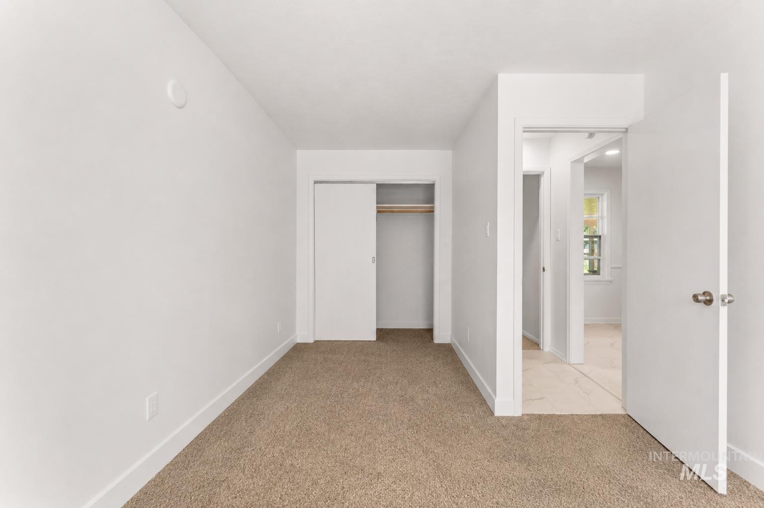 611 N Riverview Dr Property Photo 21