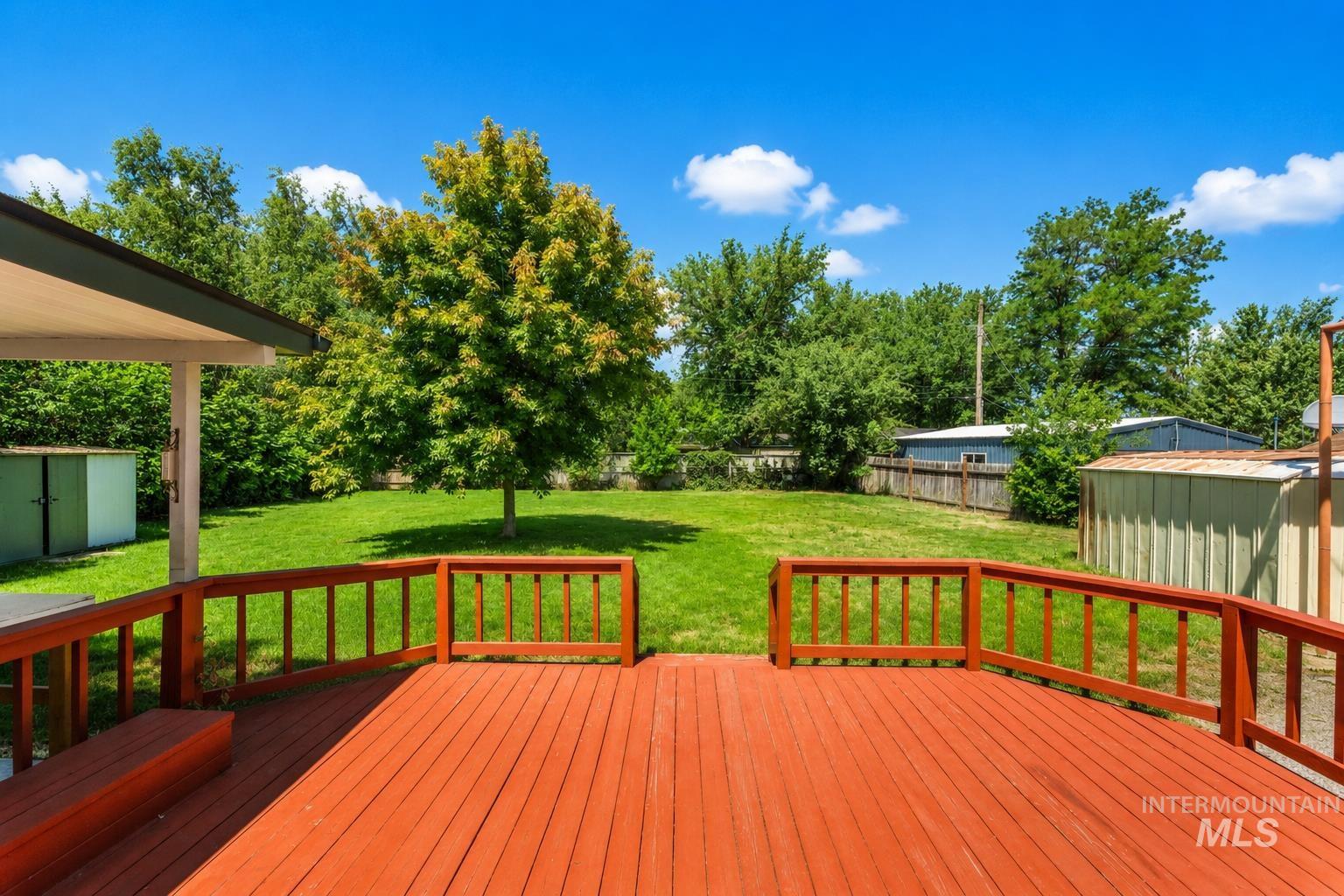 611 N Riverview Dr Property Photo 44