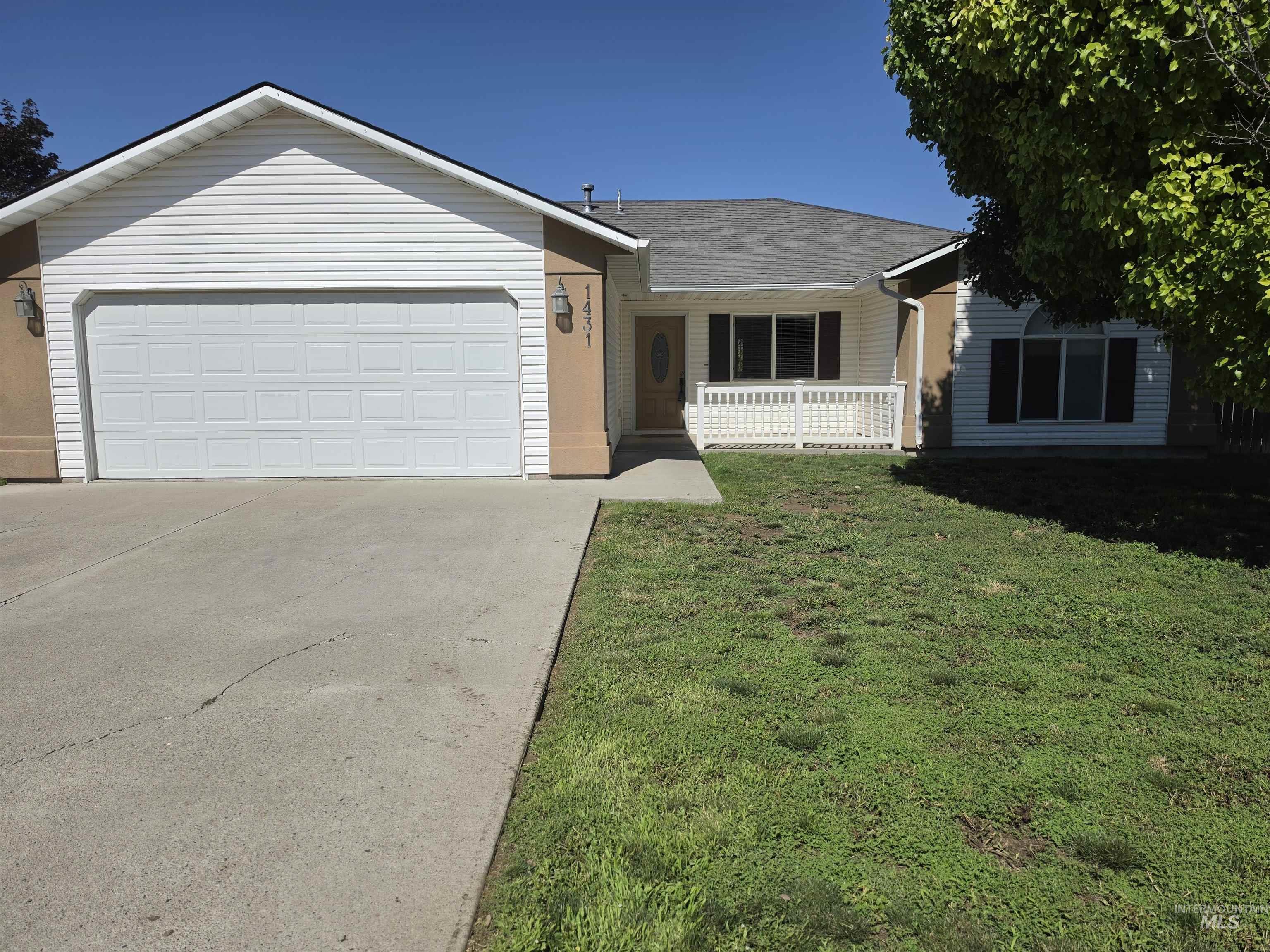 1431 Autumn Way Property Photo 2
